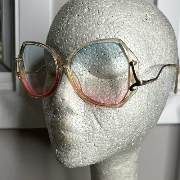 Luxottica Alexandra Vintage Sunglasses Clear Lucite Blue Pink Gradient Lenses main image 6